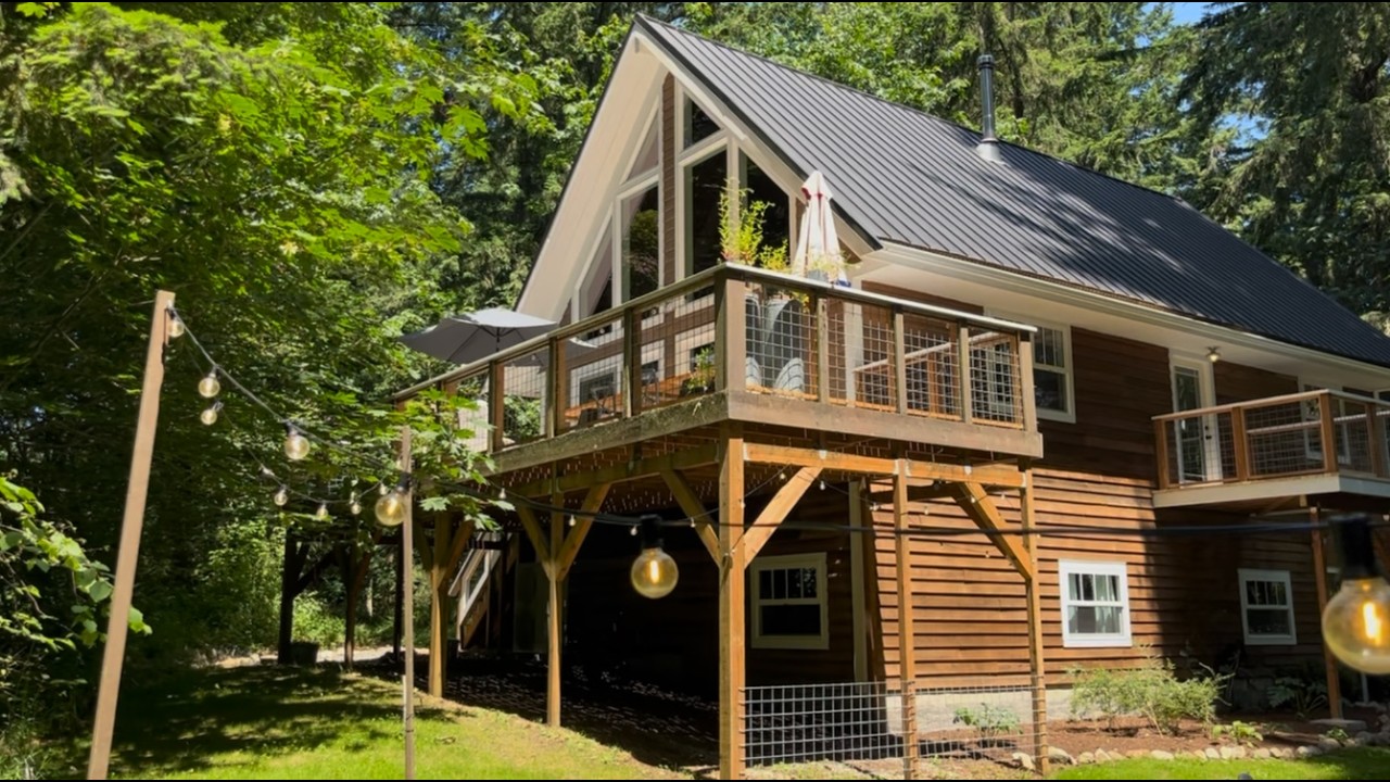 Vashon Island Wooded Cabin Retreat - Fully Updated!