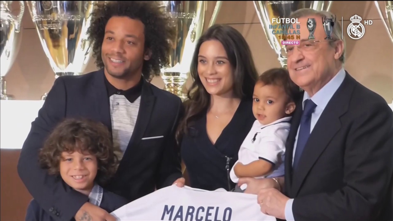 Marcelo con su familia celebrando 10 años en el Real Madrid