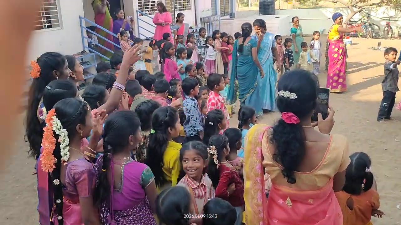 సంక్రాంతి సంబరాలు ఉట్టి కొట్టడం.💫