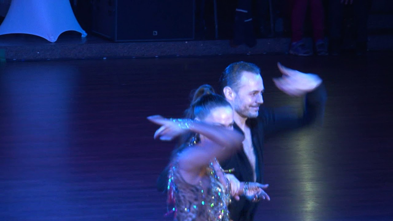 Ukraininian Ball 2019 Slavik Kryklyvyy & Karina Smirnoff Show Samba