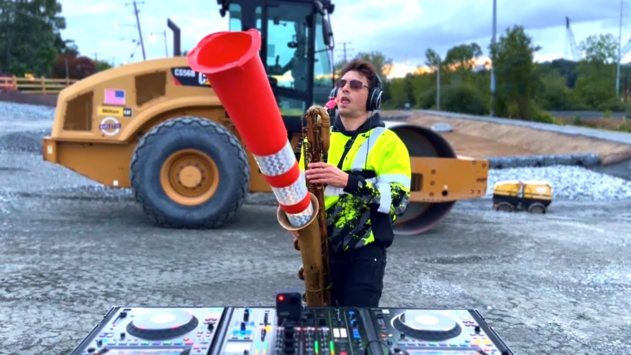WENZL - live DJ Set at a Construction Site