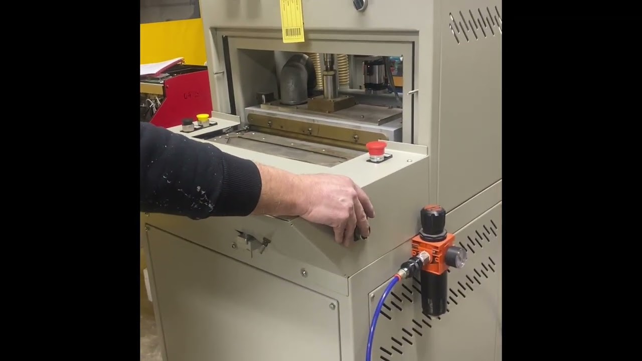 Foggiato MAICA 1003 - ironing and fusing machines