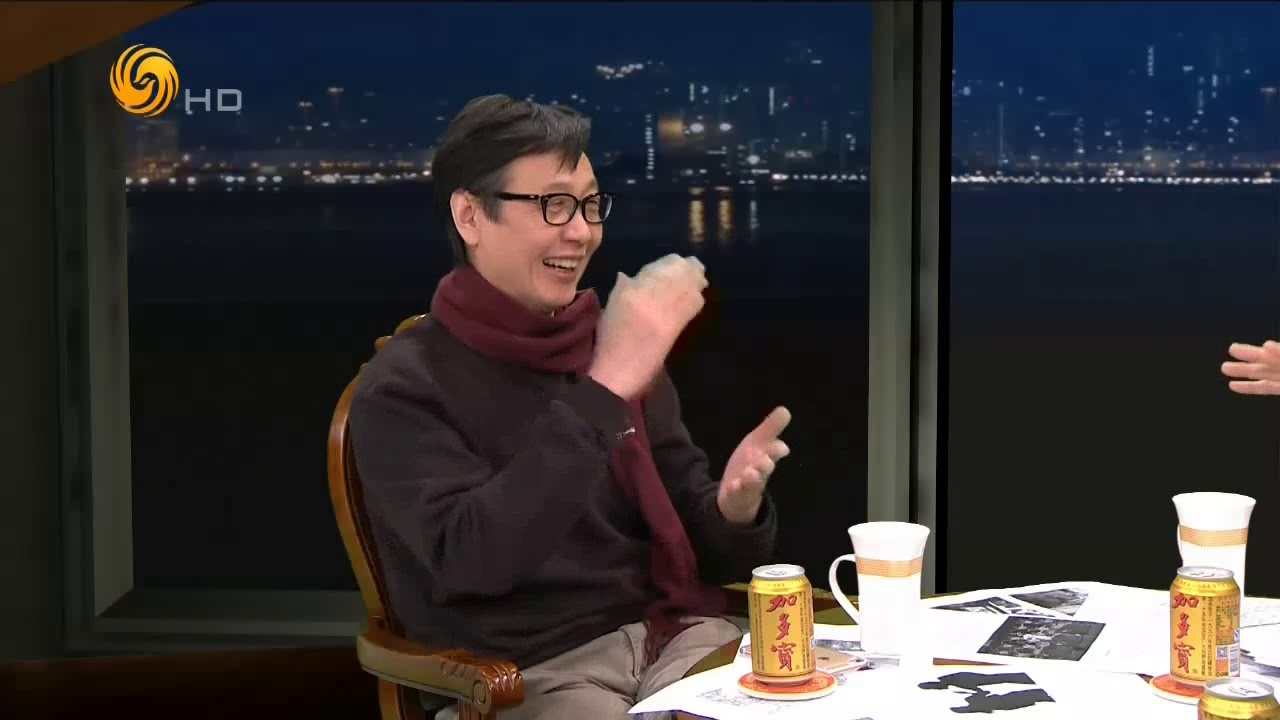 锵锵三人行20160404 美国民间组织高喊毛主席口号抗议特朗普