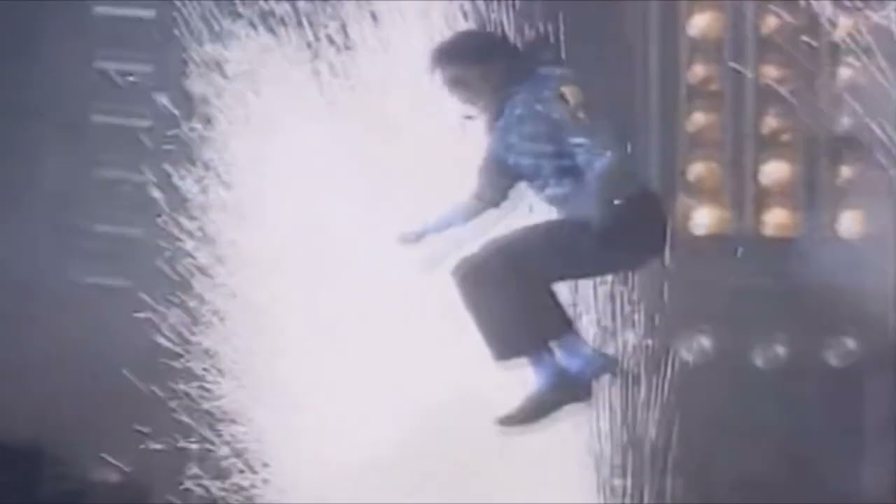 Michael Jackson jumps on stage but someone screams MASHED POTATOES!