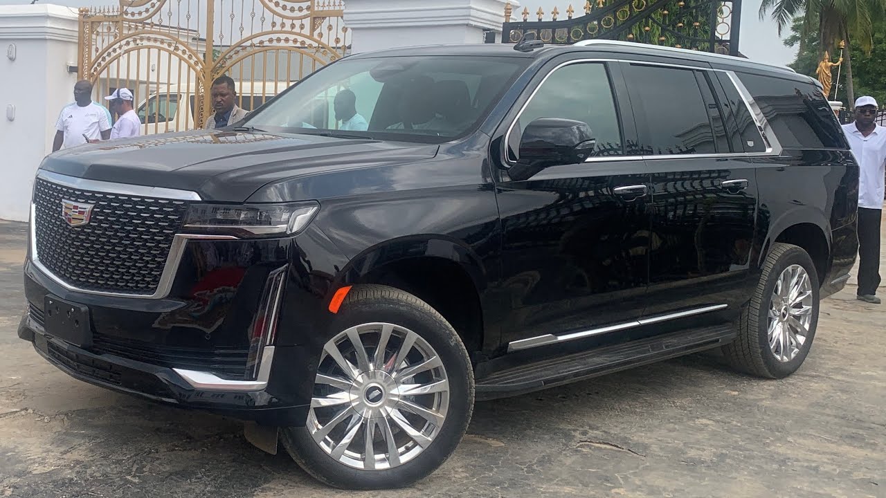 Ooni of Ife’s Newly Installed Otun of the Source Arrives Palace in Expensive Escalade