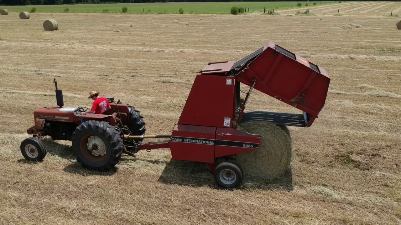 International 574 and 8455 round bailer
