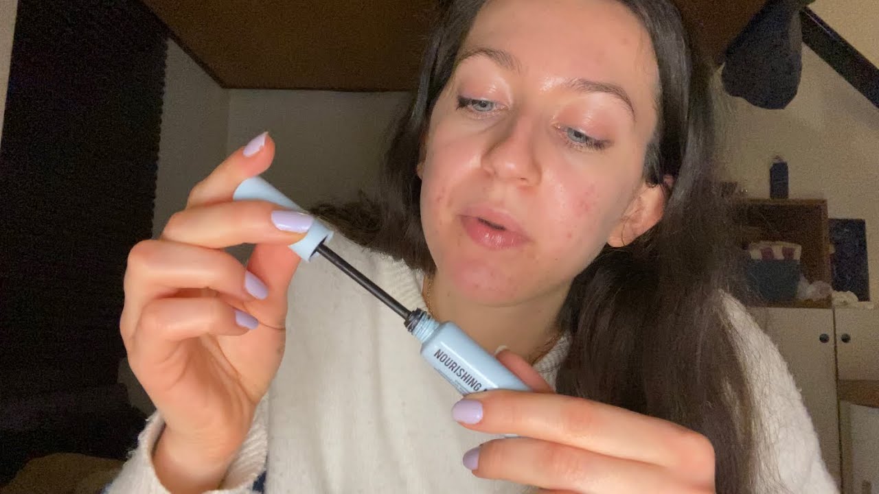 Doing your makeup with the wrong items ASMR 💋💄