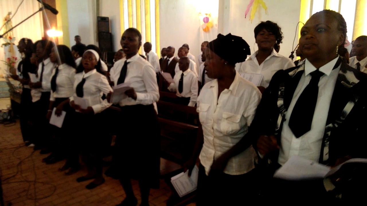Chorale Foi & Fraternité_Noël 2014 A1 Entrée_Cathédrale de Bangui!