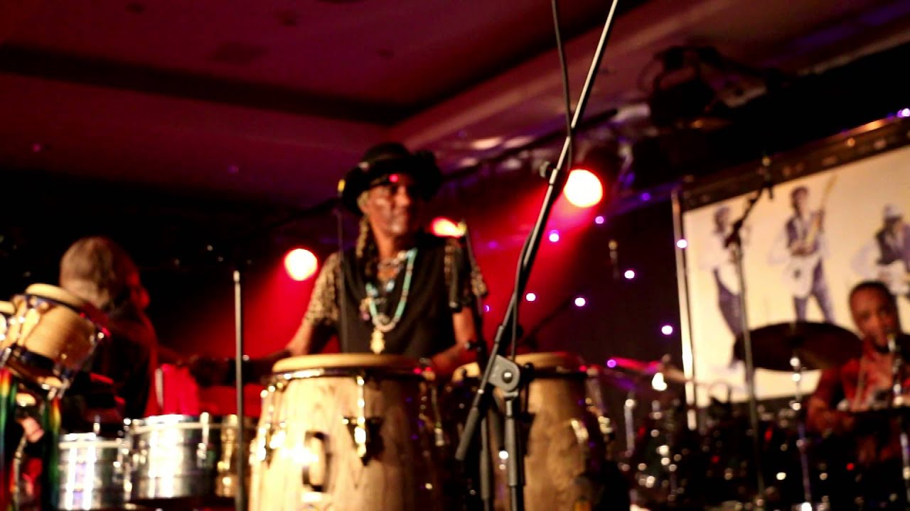 Cyril Neville - 