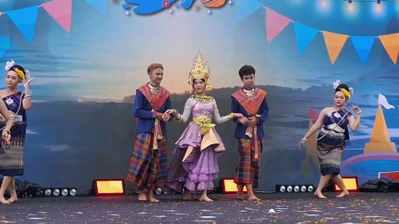 รวมโชว์เสียงร้องพี่ไรอัล&วงดนตรีลูกทุ่งโยธินบูรณะ | เทศกาลมหาสงกรานต์ปี 2568@ไอคอนสยาม - 15.04.2568