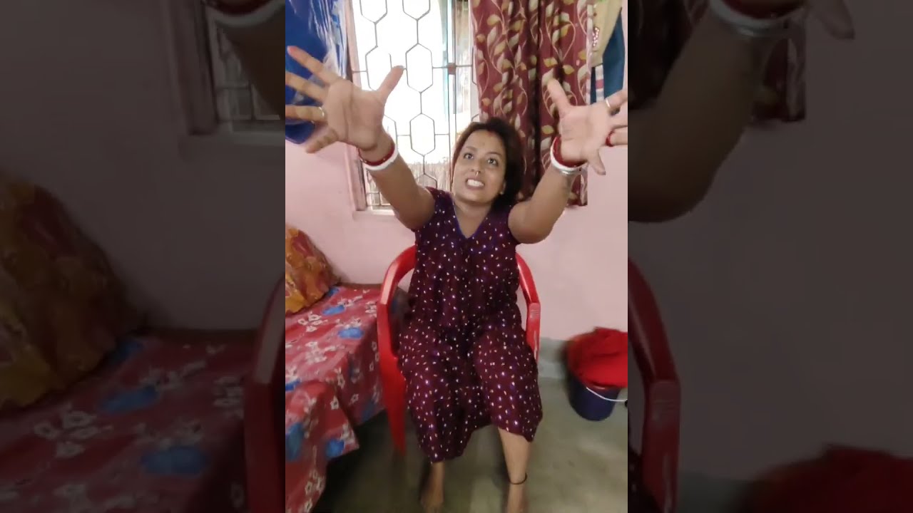 দেখো আমি কিরকম অত্যাচারিত হই তোমাদের বৌদি ভাইয়ের হাতে 😔😔😔😔