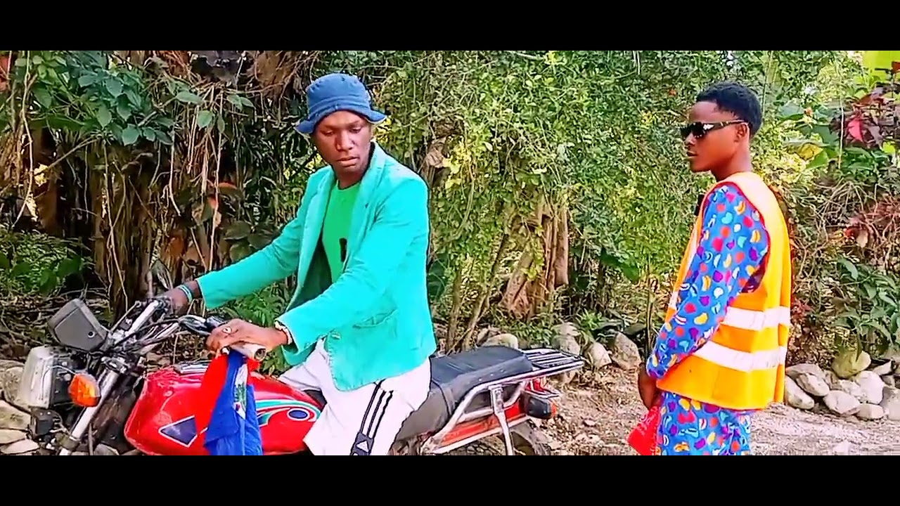 Tout tivis fè affection fè Makak sou moto a
