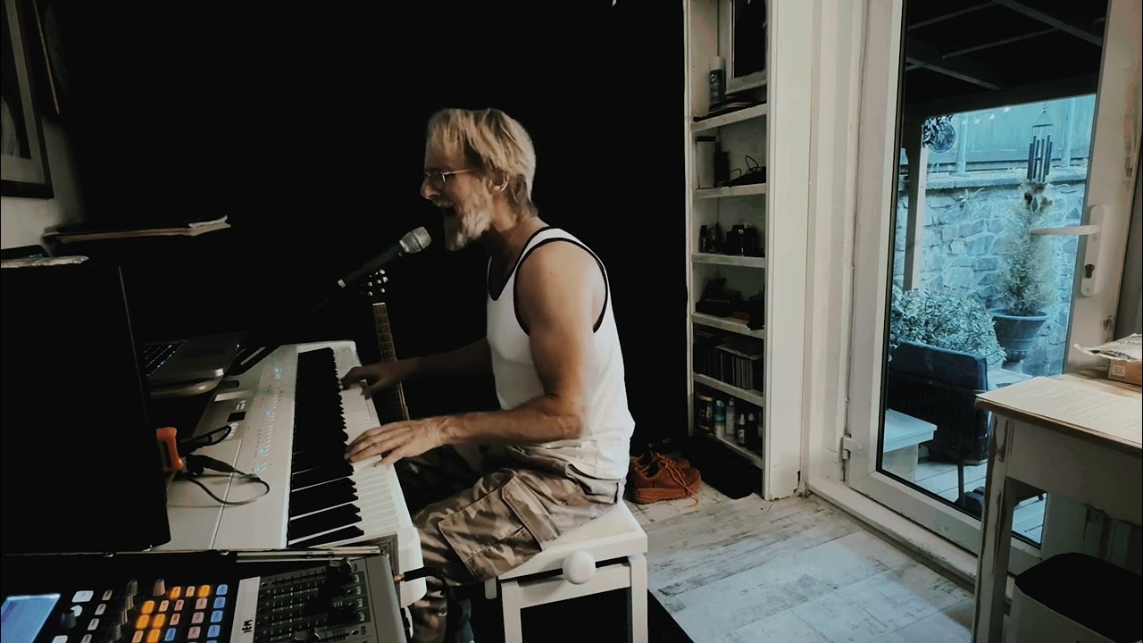 Goodbye Yellow Brick Road - Elton John Cover 🎹🎤❤️☺️