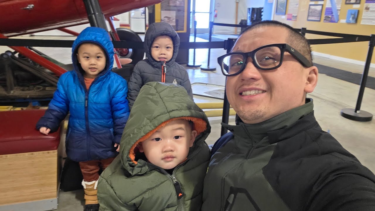 ANCHORAGE AVIATION MUSUEM WITH MY KIDS
