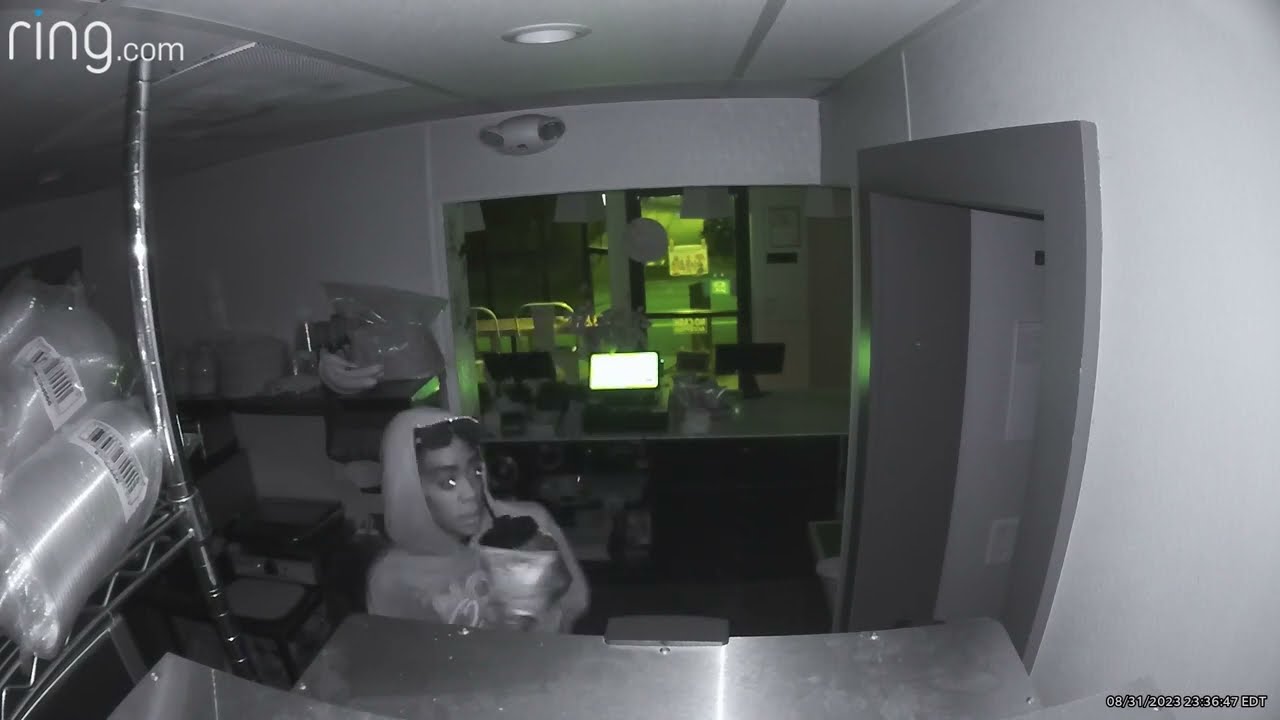 100 McMechen Street commerical robbery investigation