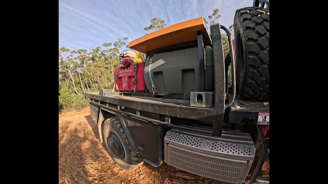 Unimog 5023 service truck walk around