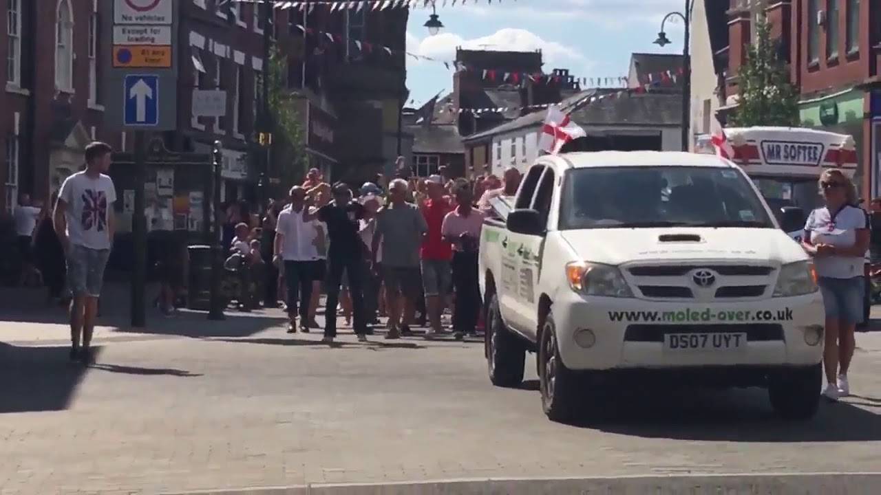 England Fans Singing Vindaloo in Leek