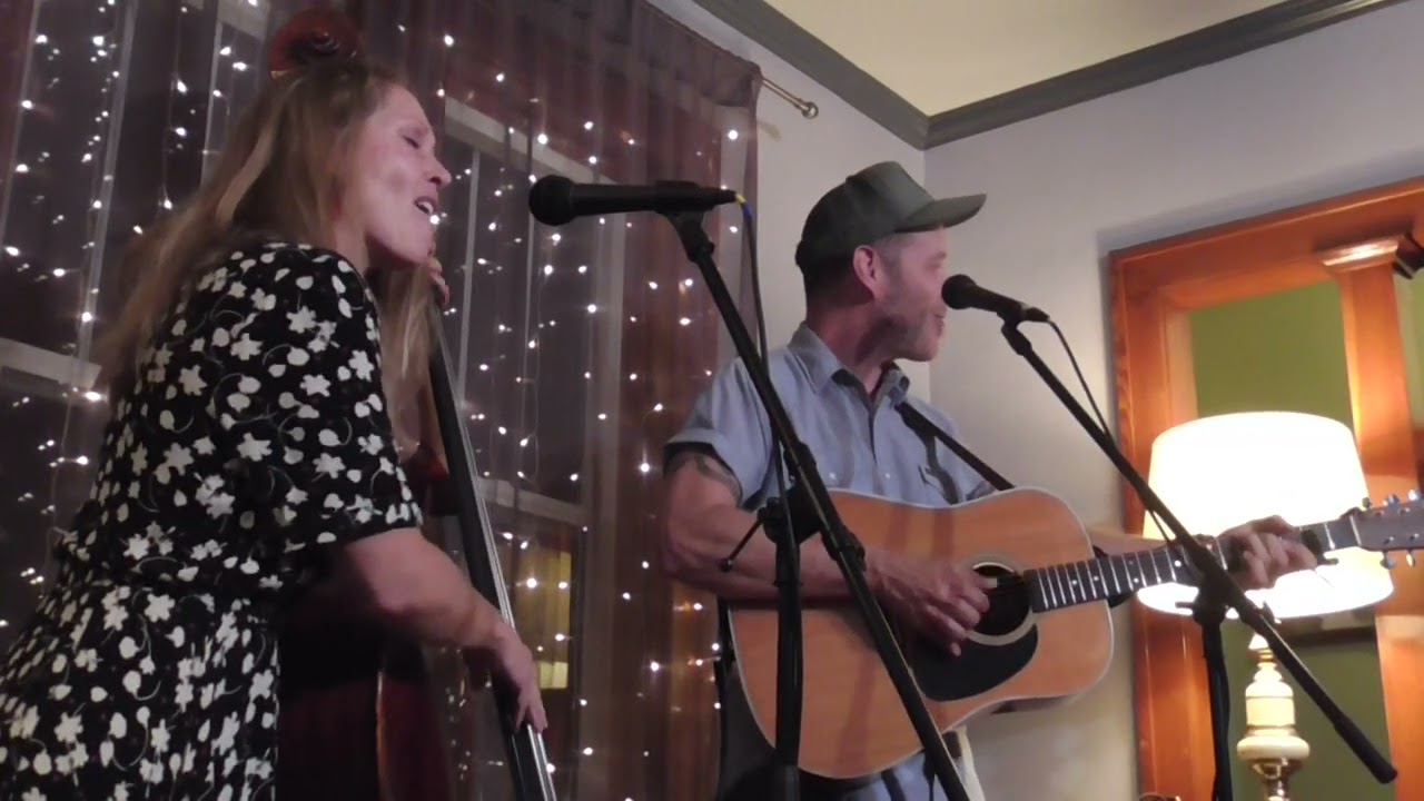 Scott Cook & Pamela Mae - “Pass It Along” at Wits End House Concerts, Winnipeg