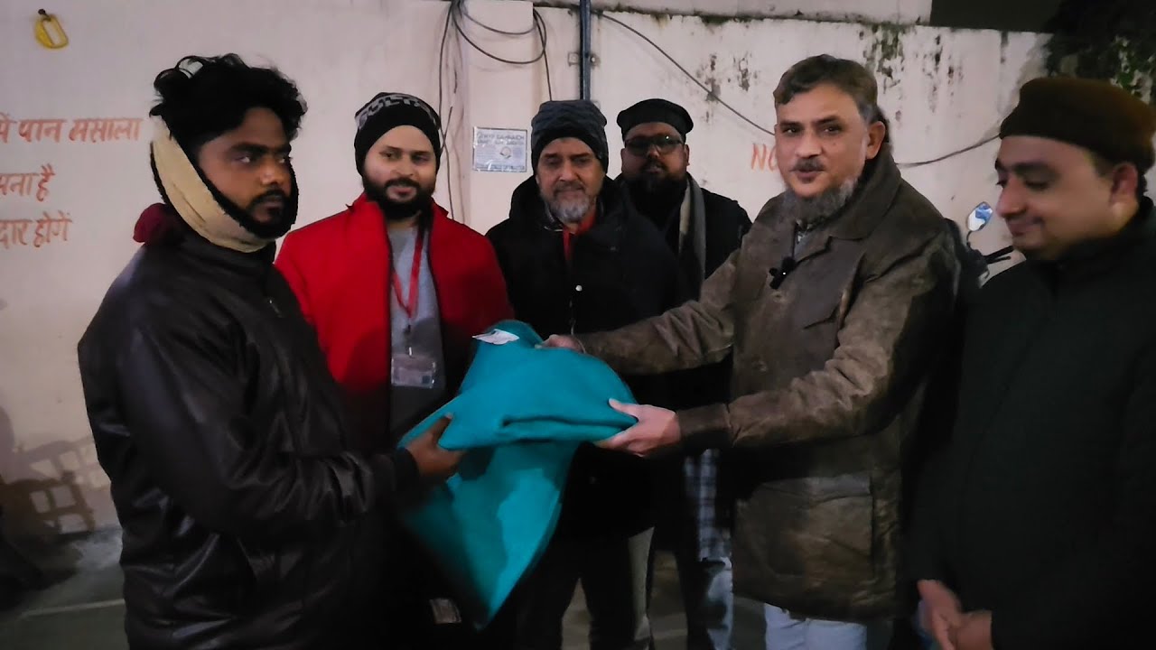 कड़ाके की ठंड में मानवता की सेवा: ह्यूमैनिटी यूथ फाउंडेशन द्वारा देर रात कंबल वितरण।