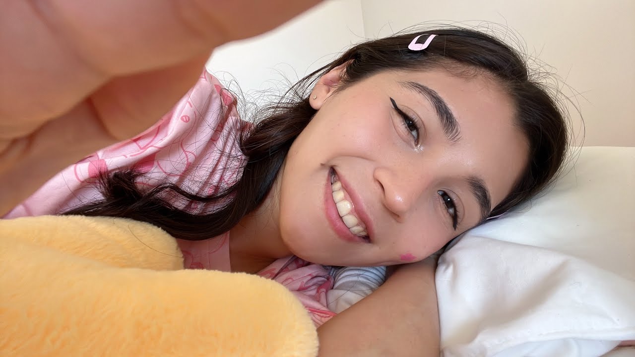 ASMR Dormimos juntos… te arrullo y acaricio hasta que duermas 💕