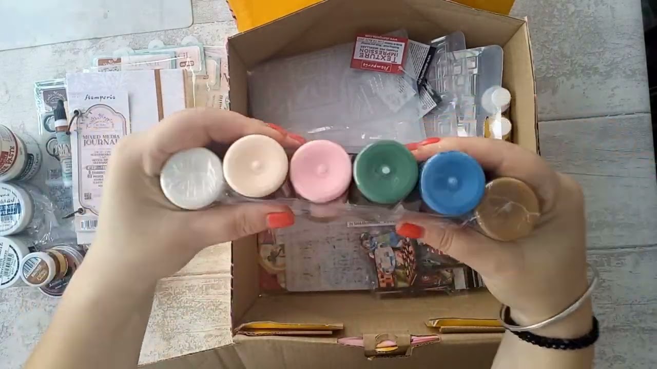 Unboxing Stamperia - "Bauhaus" and "Create Happiness"