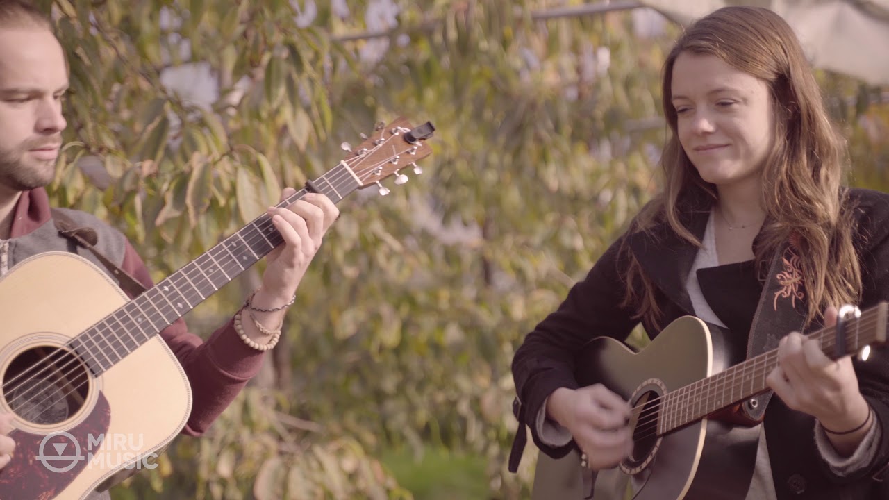 Louisa & David play East Virginia Blues (bluegrass traditional)