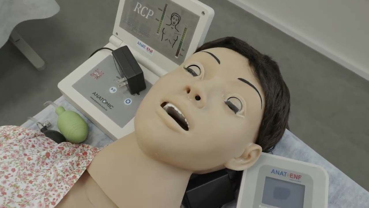 Manequim Avançado de Parturiente / Neonatal, Simulador com RCP e Suporte de Emergência