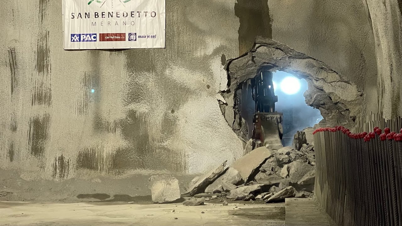 Im Küchelbergtunnel ist der langersehnte Durchstich gelungen