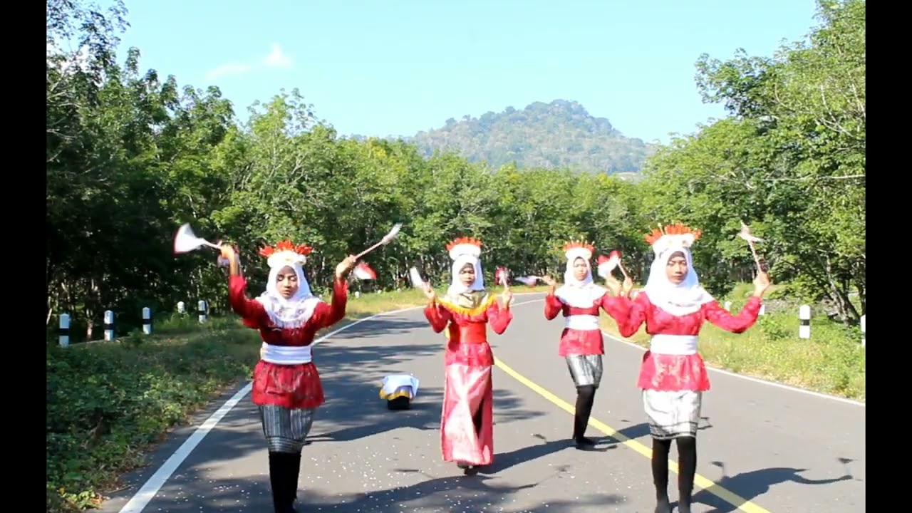 TARI LANCARAN 45 SMP PGRI 1 TEMPUREJO