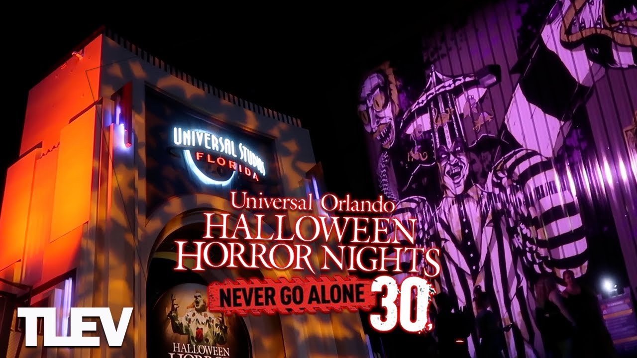 INSANE Halloween Horror Nights 30 Opening Night! Mazes / Scarezones / First Reactions