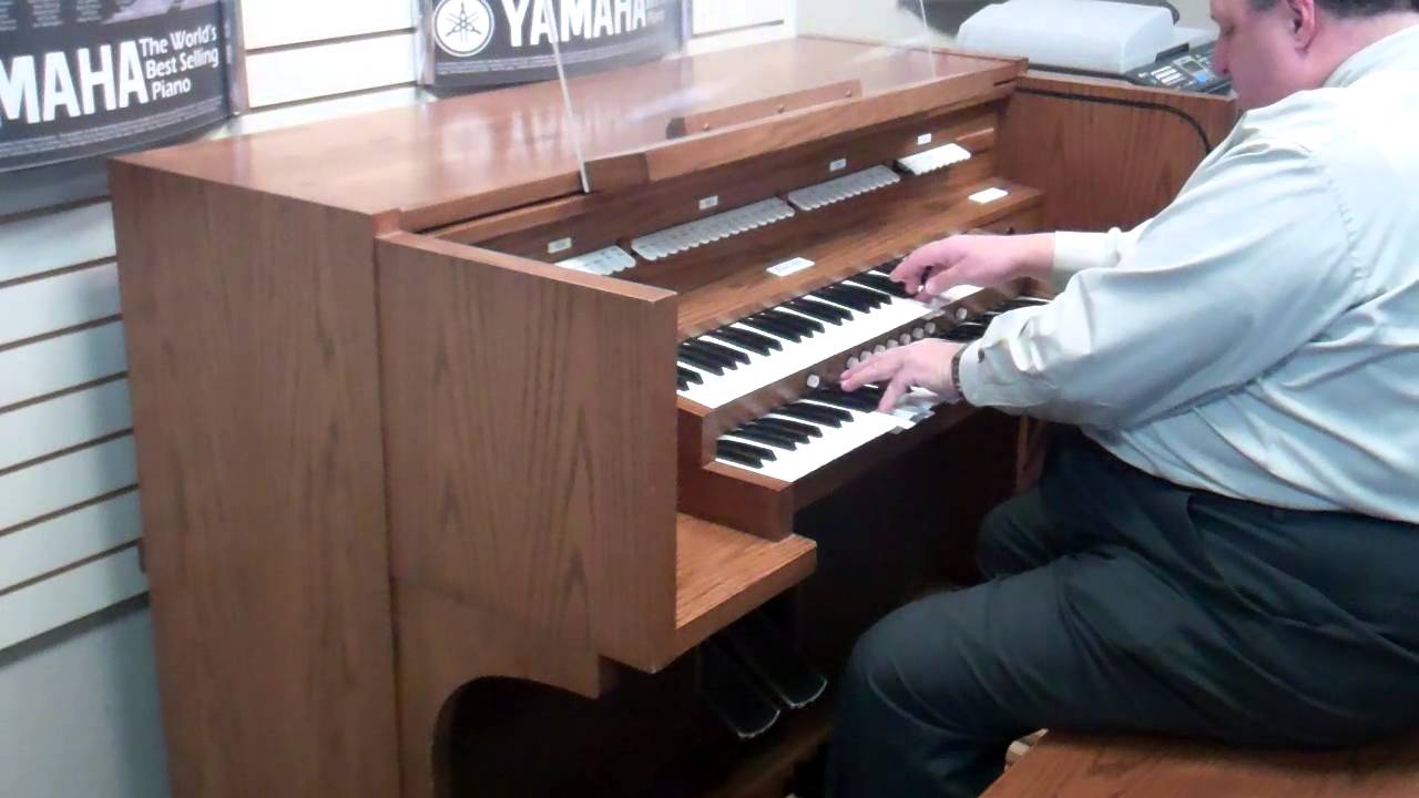 Allen Full Pedal Church Organ
