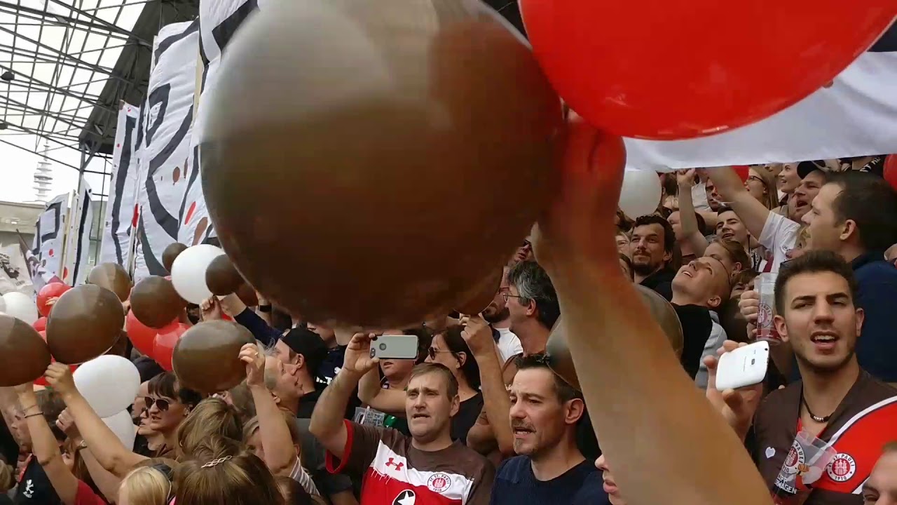 Das Herz von St. Pauli / Aufstellung / Stimmung vor dem Spiel