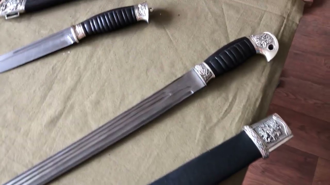КАЗАЧЬЯ ШАШКА ИЗ ДАМАССКОЙ СТАЛИ КАЗАЧКА НОЖ ПЛАСТУН ДЕРЕВЯННЫЕ НОЖНЫ ОРУЖИЕ КАЗАКОВ  РУЧНАЯ РАБОТА
