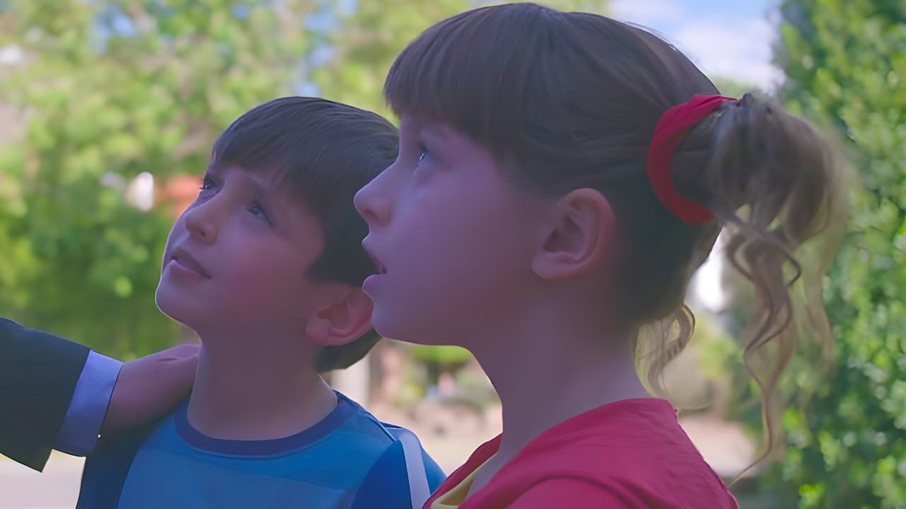 SUMMER HOLIDAYS! ☀️ 🥵 🤩 | TOPSY & TIM | WildBrain Kids