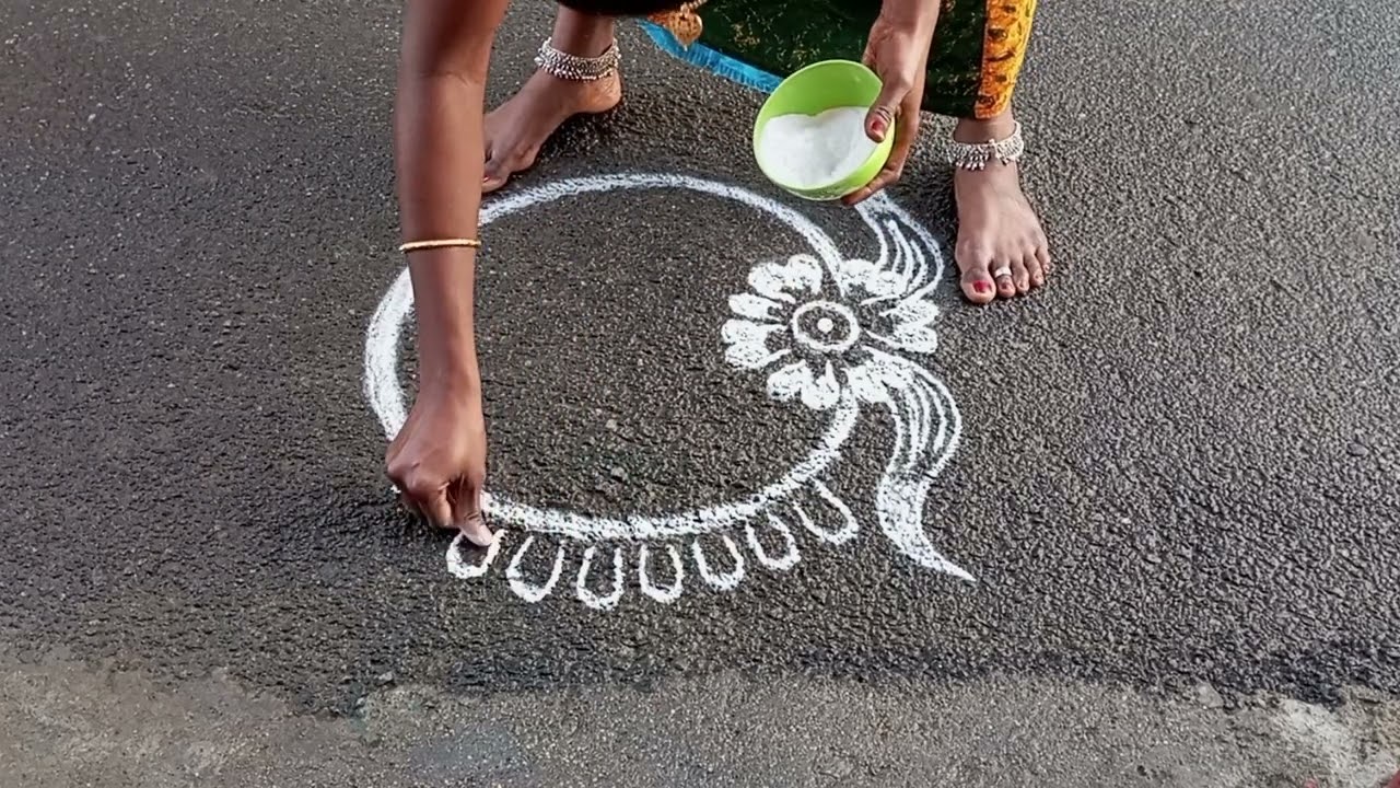 #freehandrangolis #kolamrangoli #specialrangoli #rangolidesigns #viralvideo #rangolipatterns #esayra