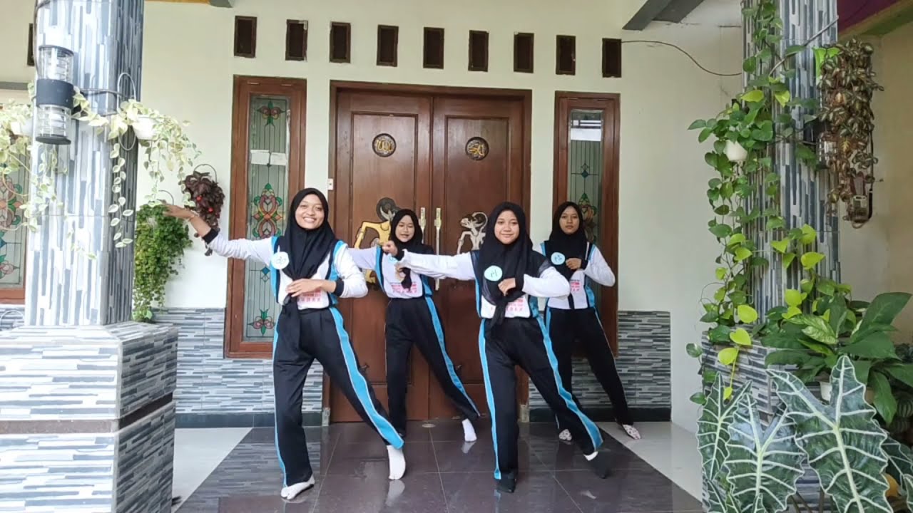 Senam Aerobik (High Impact) || XII MIPA 3 ||SMAN 1 KEJOBONG