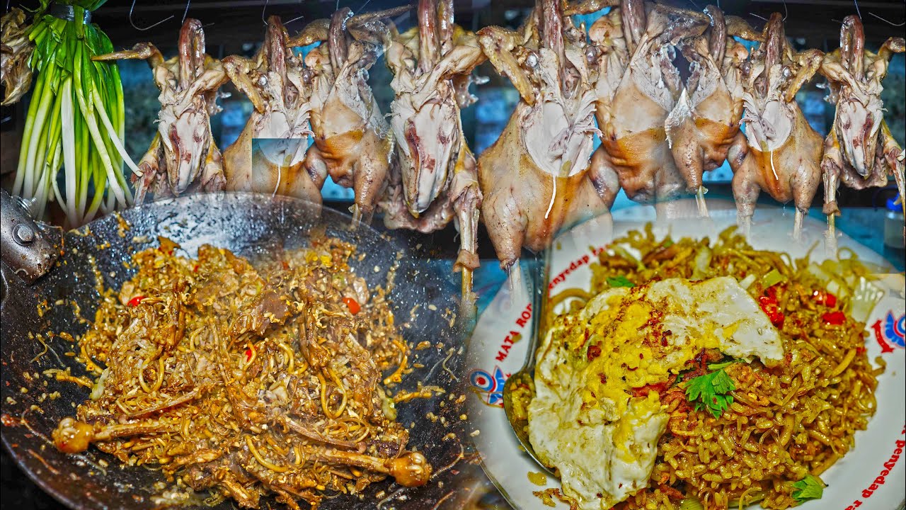 WOW !!!! 31 TAHUN JUALAN BAKMI, DARI HARGA 3.500 SEPORSI !!! SEHARI 5 AYAM GANTUNG LUDES !!!!