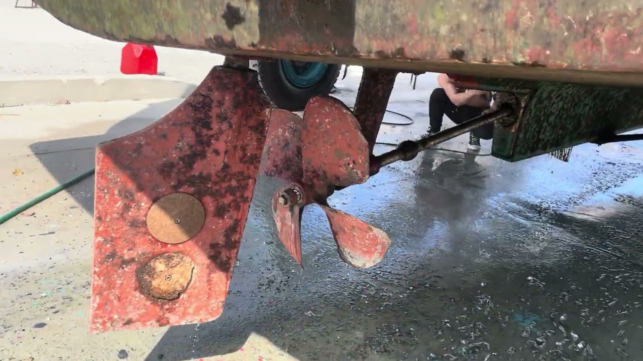 Cleaning and inspection of the bottom of a 36 foot bertrum named living wright