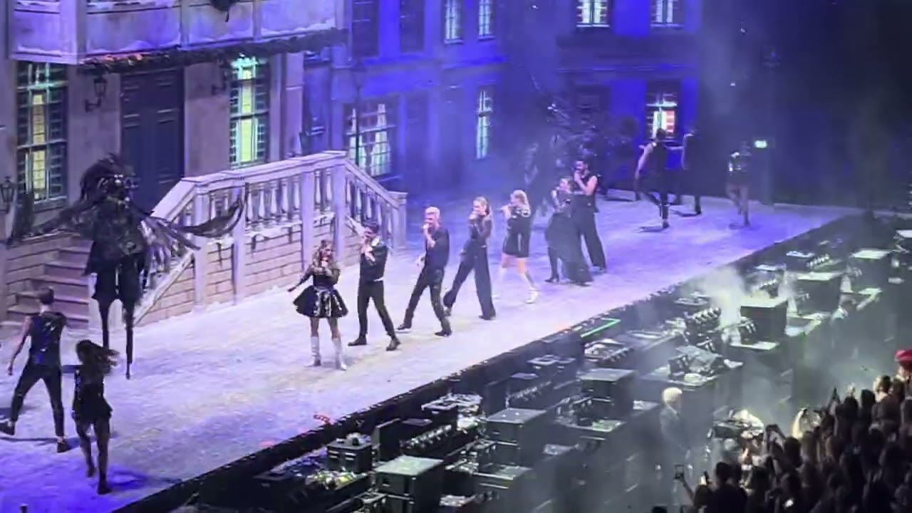 Het huis Anubis - pad der 7 zonden studio 100 sing along Ahoy 