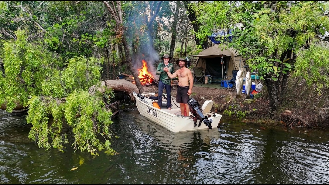 Father & Son Survive 3 Weeks Off-Grid (Camping & Catching Food)