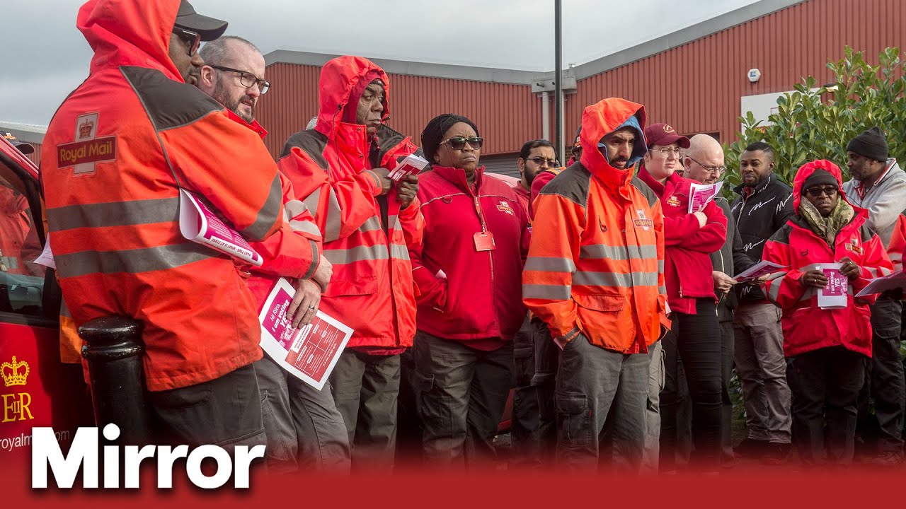 'Insulting' pay increase offered to Royal Mail staff as strikes continue