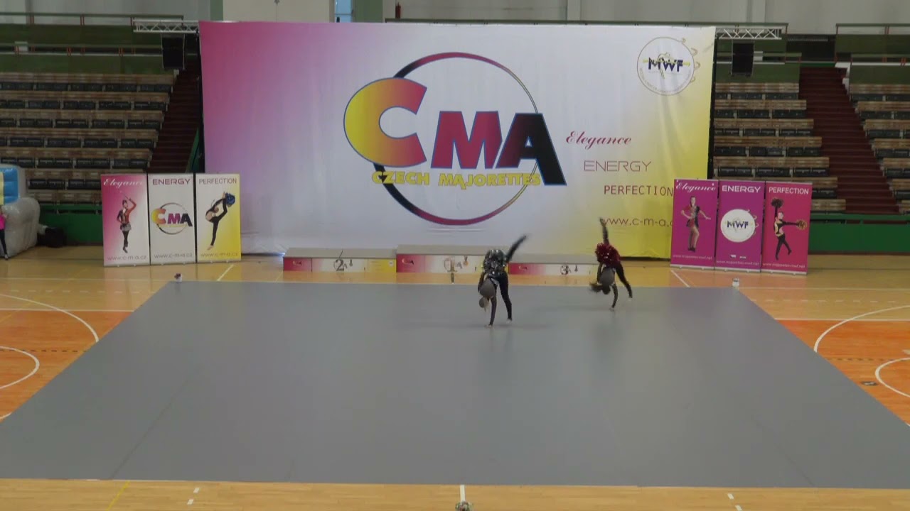 Duo POM profi senior N + M  A-team HK - semifinále MČR mažoretek CMA 1. 5. 2022 Olomouc