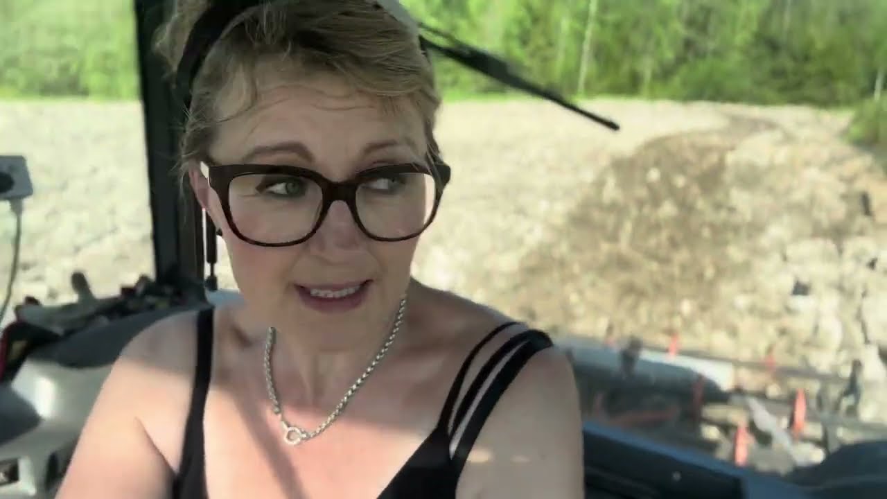 TRAKTORITÖITÄ ÄKEELLÄ JA LANALLA!🚜🚜🚜