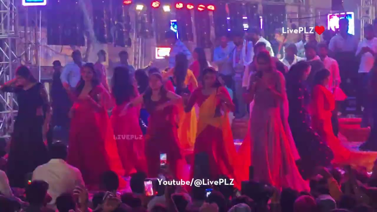 ​Audience STEALS the Show! 😱 Anakapalli Gavarapalem Jatara 2026 Crowd Response | Oora Mass Dance