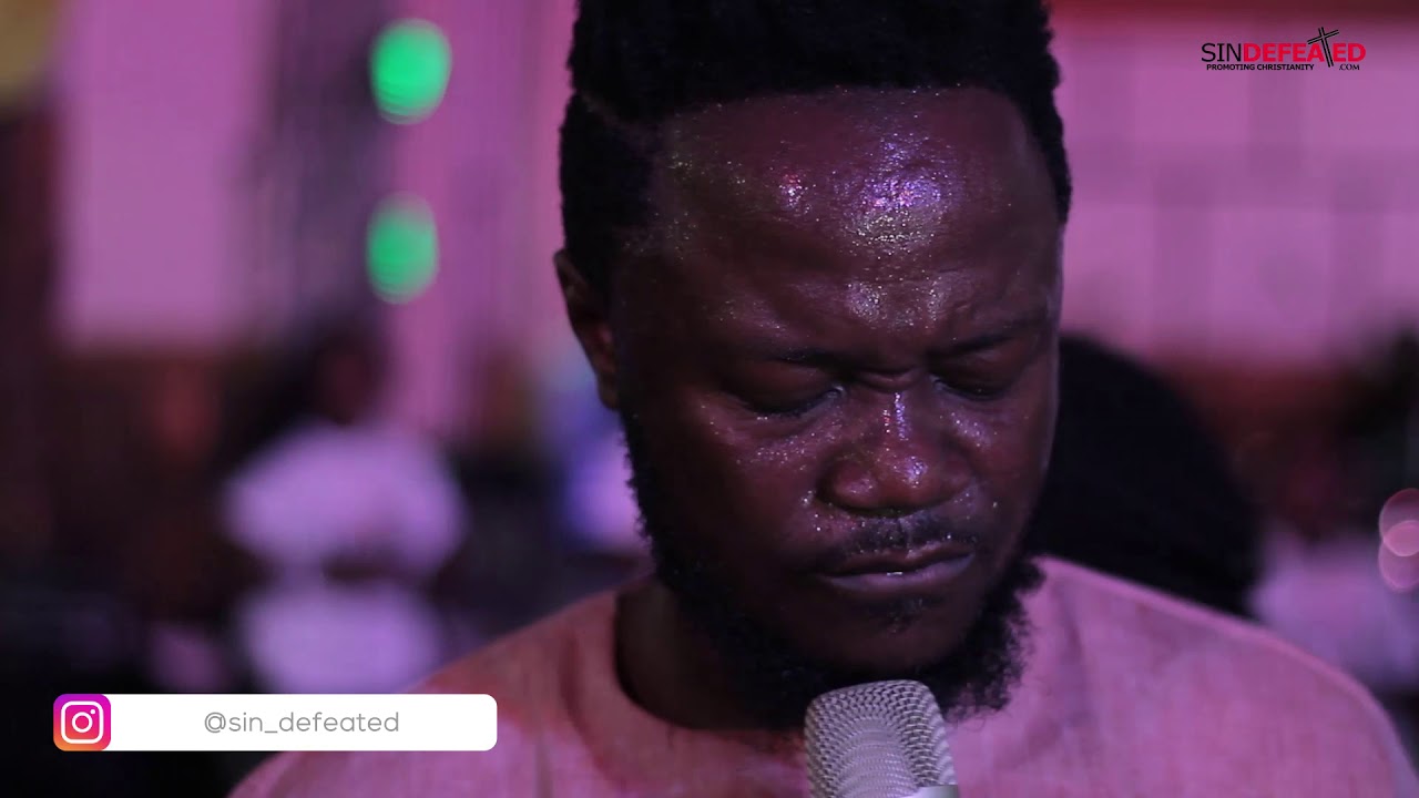 Min Sark performs @ Praise Banquet 19