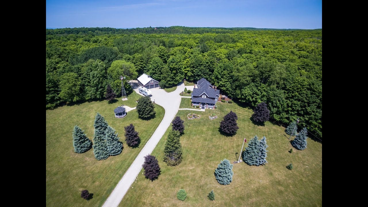 A Real Estate Photographer and Videographer in the Blue Mountains, Ontario