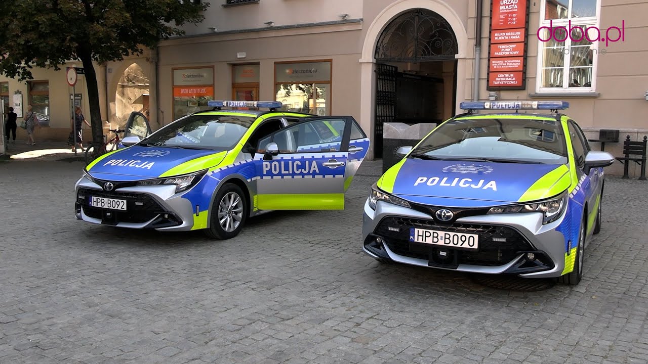 Dwa nowe radiowozy dla Komendy Powiatowej Policji w Dzierżoniowie