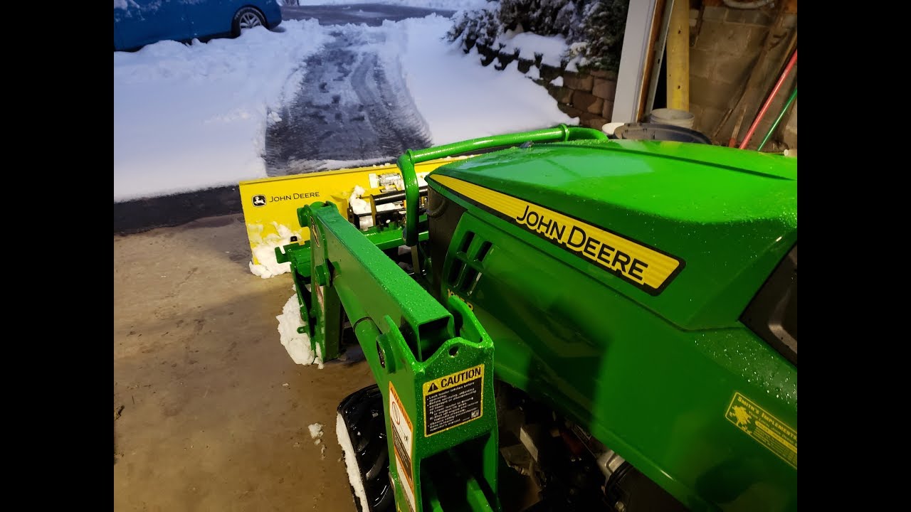 Plowing Snow with John Deere 1025r Subcompact Tractor - 2019 Snowstorm