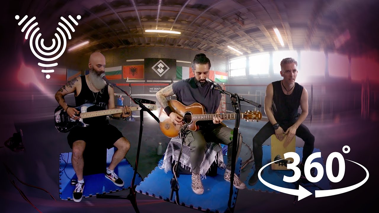 VR 360° I Tried the Grunge Rock Boxing Gym Experience