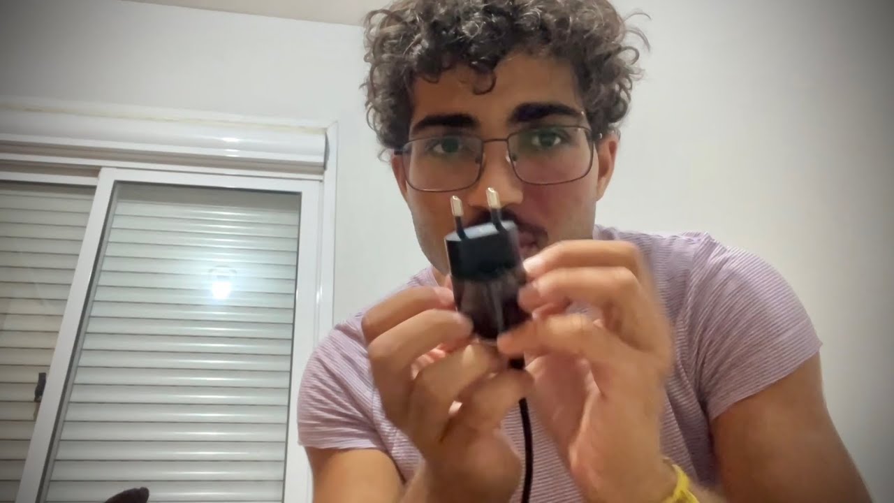 apenas mais um asmr caseiro 😴 ~ sons de boca, sussurros e tapping na tela